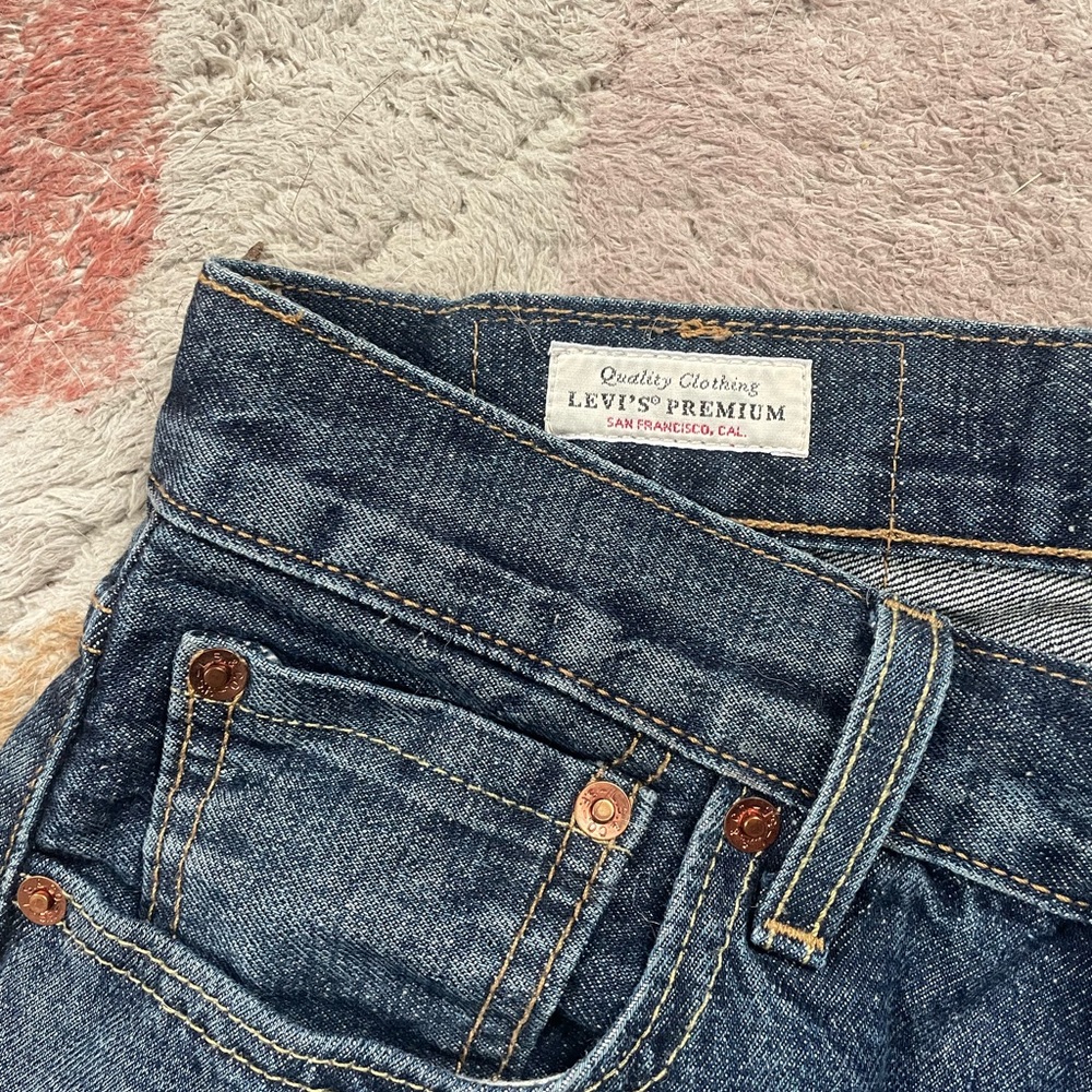 Men’s Levi’s Dark wash jeans